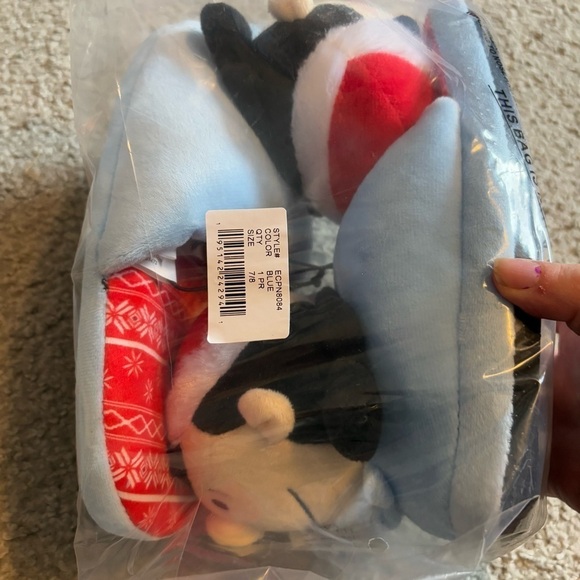 Peanuts Lucy Plush 3D Slippers Christmas Sz 7/8 Women’s Santa Hat Charlie Brown - Picture 7 of 7